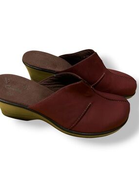 Clarks Burgundy Wine Plum Women's Wine Slip-On Nubuck Mule